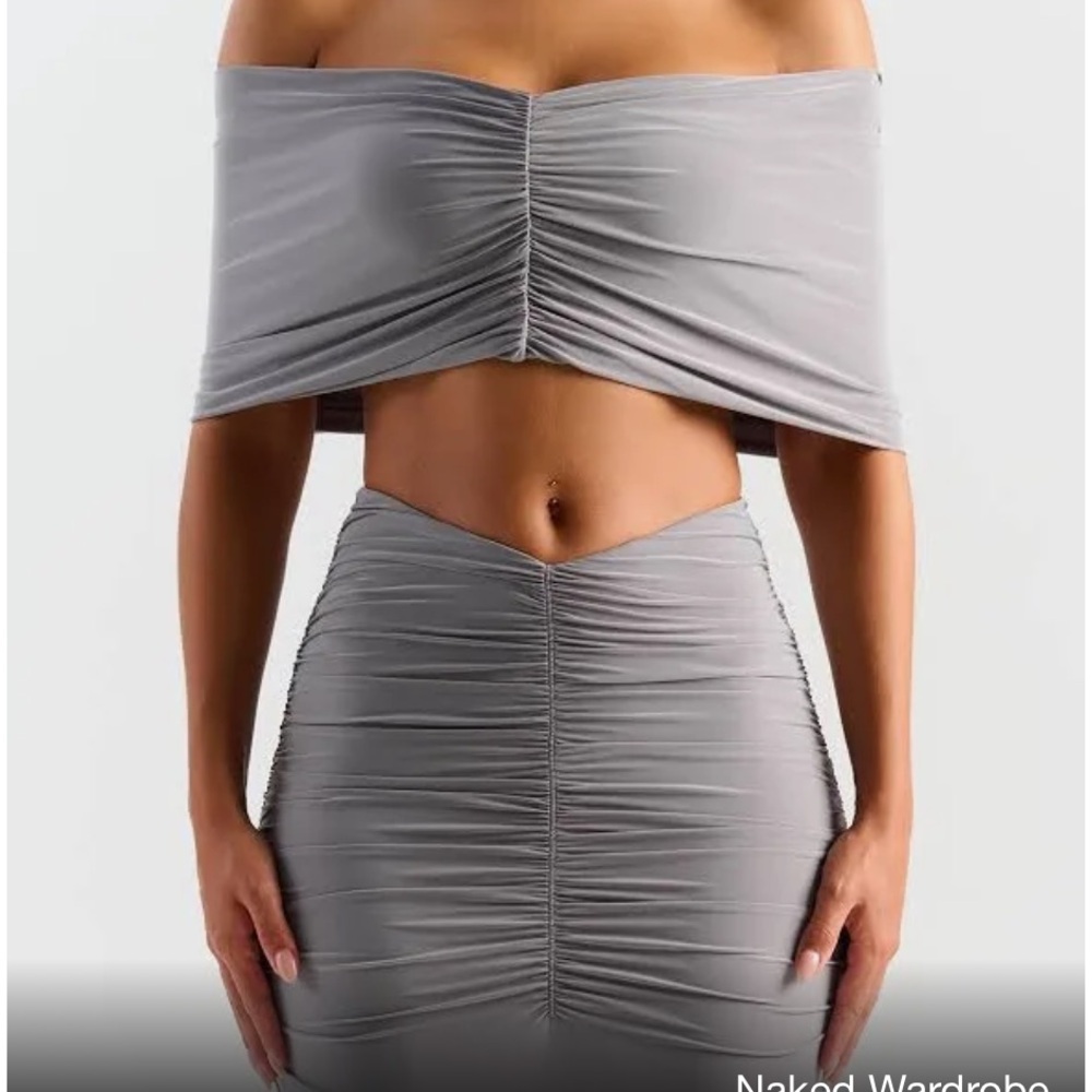 Hourglass Off-Shoulder Ruched Crop Top